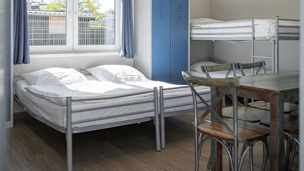 AquaMagis Übernachten: BASE-Camp Zimmer