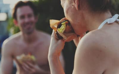 Na het eten niet meteen gaan zwemmen – wat zit daar achter?