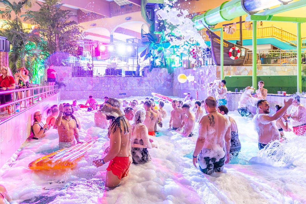 Aqua-Summer-Party powered by V+ – Die Poolparty des Jahres im AquaMagis